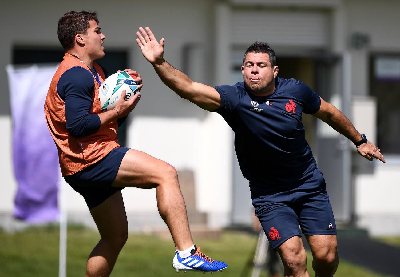 La selección francesa de rugby está preparando el Mundial de Japón junto al monte Fuji. Las vistas son impresionantes. 