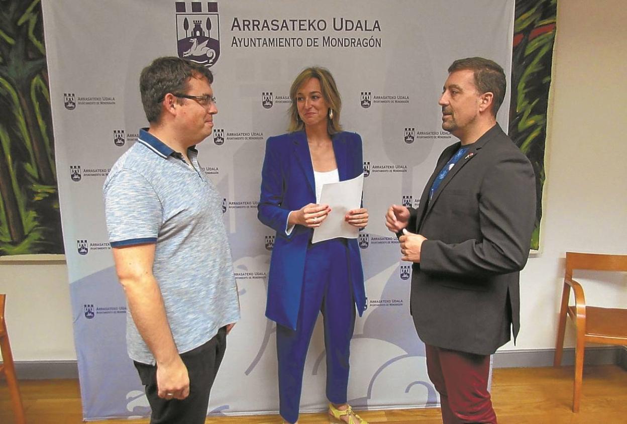 Gobierno. Ander Garay (PNV), María Ubarretxena (PNV) y Óscar García (PSE-EE).