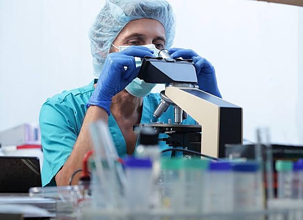 Cura reciente. Hasta finales de los años setenta no se erradicó, como muestra este niño indio afectado en 1974. 