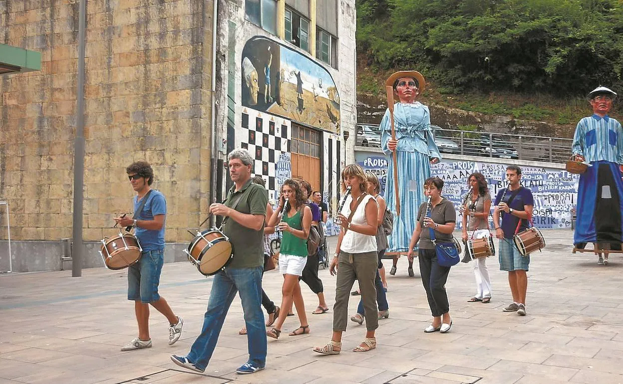 Las fiestas de San Pedro Txiki vivirán este viernes su chupinazo | El  Diario Vasco