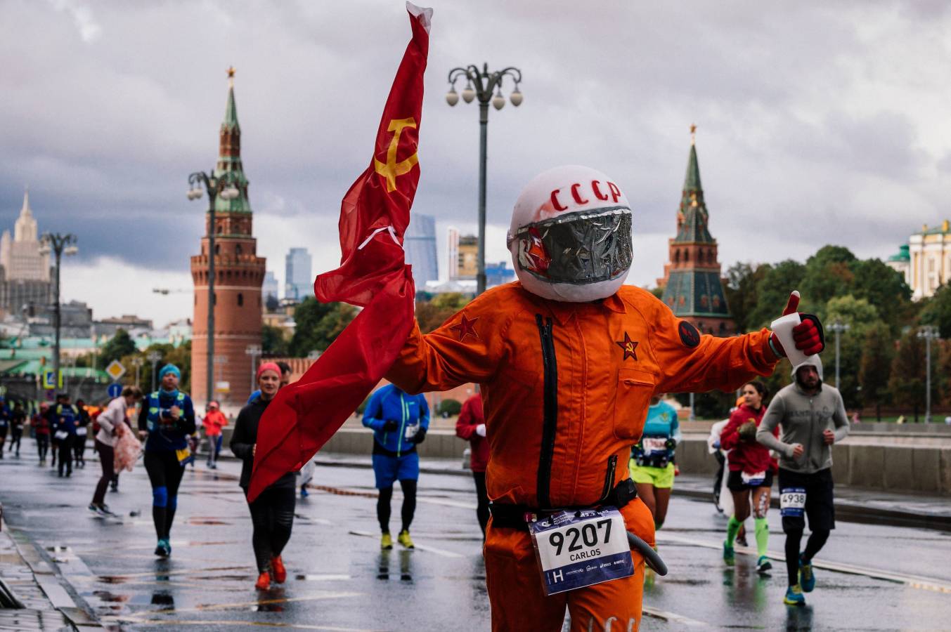 El Maratón de Moscú reunió a miles de runners que descubrieron la capital rusa de una forma diferente.
