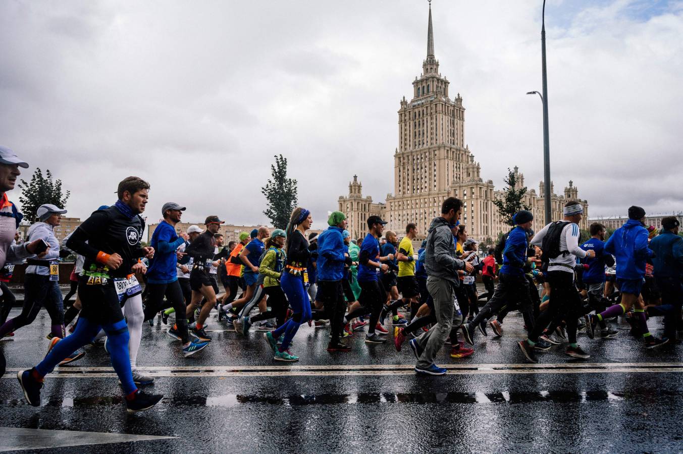 El Maratón de Moscú reunió a miles de runners que descubrieron la capital rusa de una forma diferente.