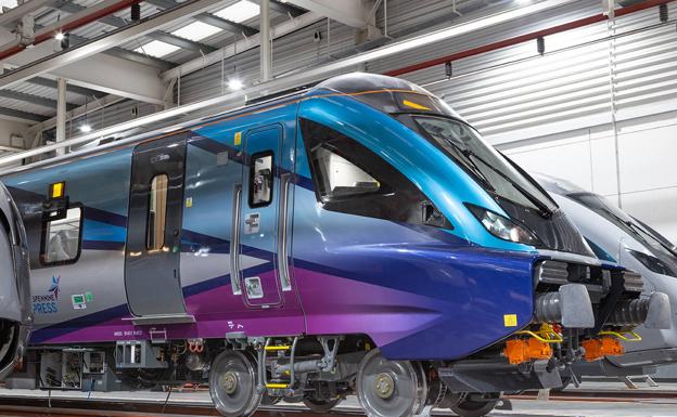 Uno de los 66 coches encargados a CAF por la franquicia británica TransPennine Express y que son operados por la compañía First Group.