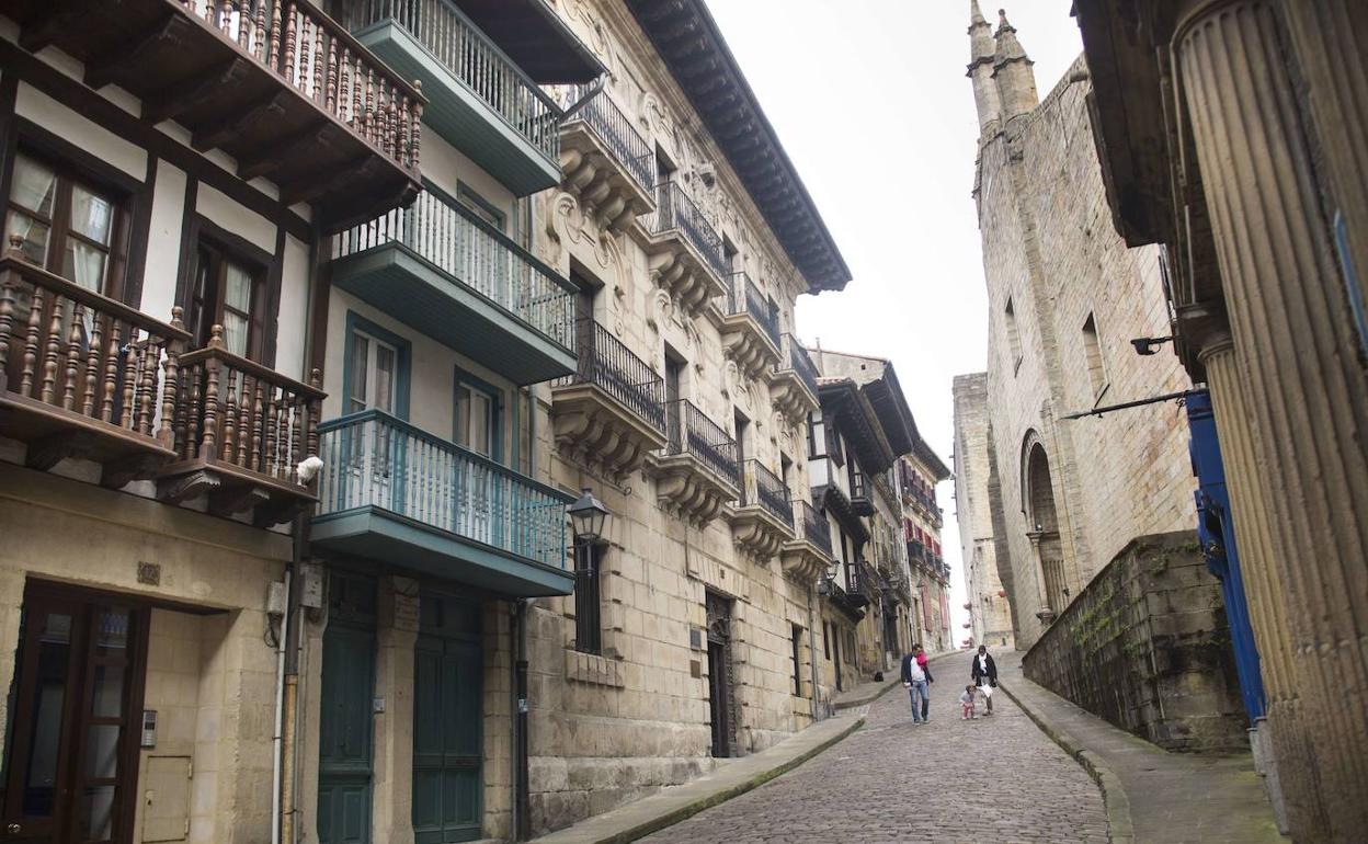 Vista de la calle Mayor de Hondarribia