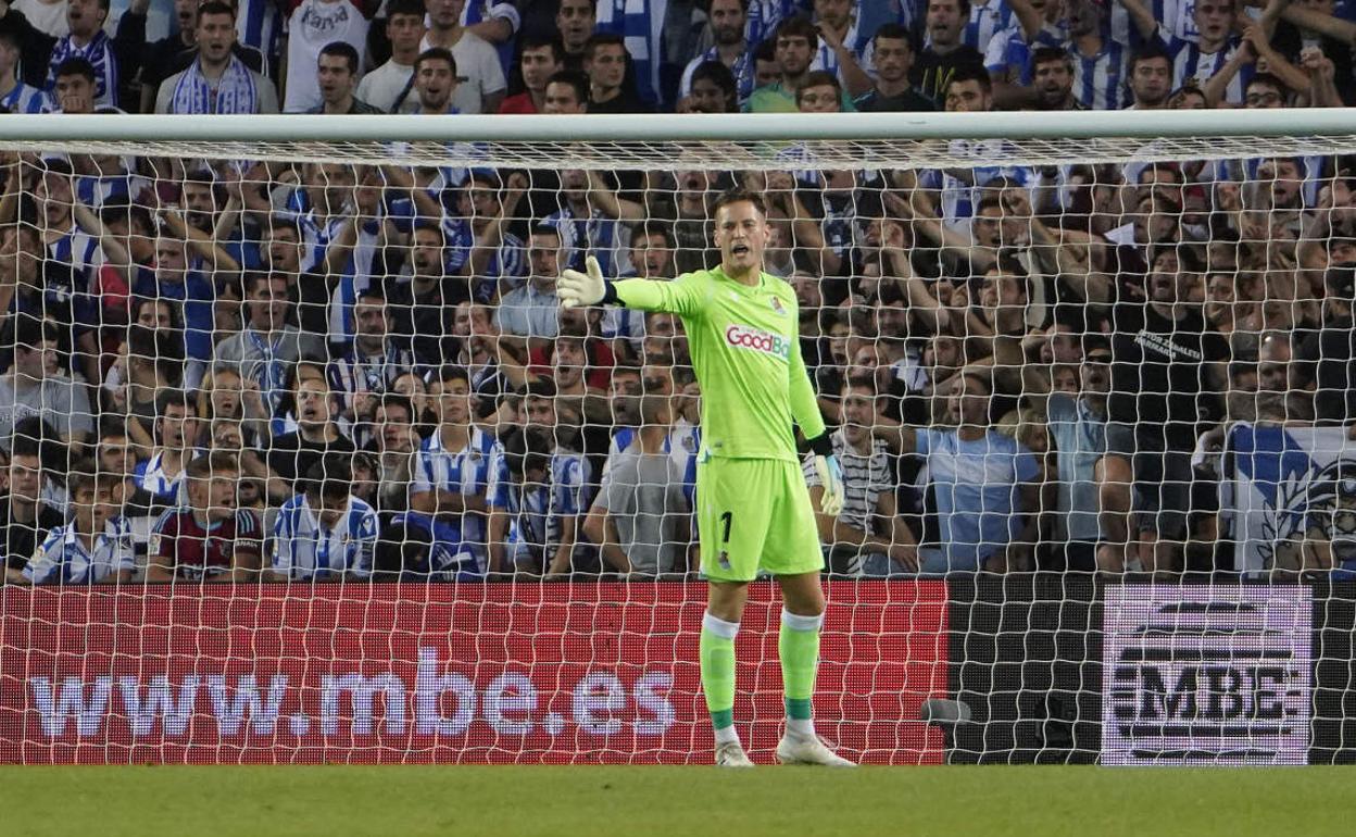 Álex Remiro, durante el encuentro ante el Alavés. 