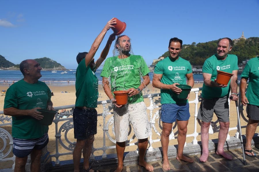 Fotos: Vuelve el reto del cubo helado para visibilizar la Esclerosis Lateral Amiotrófica