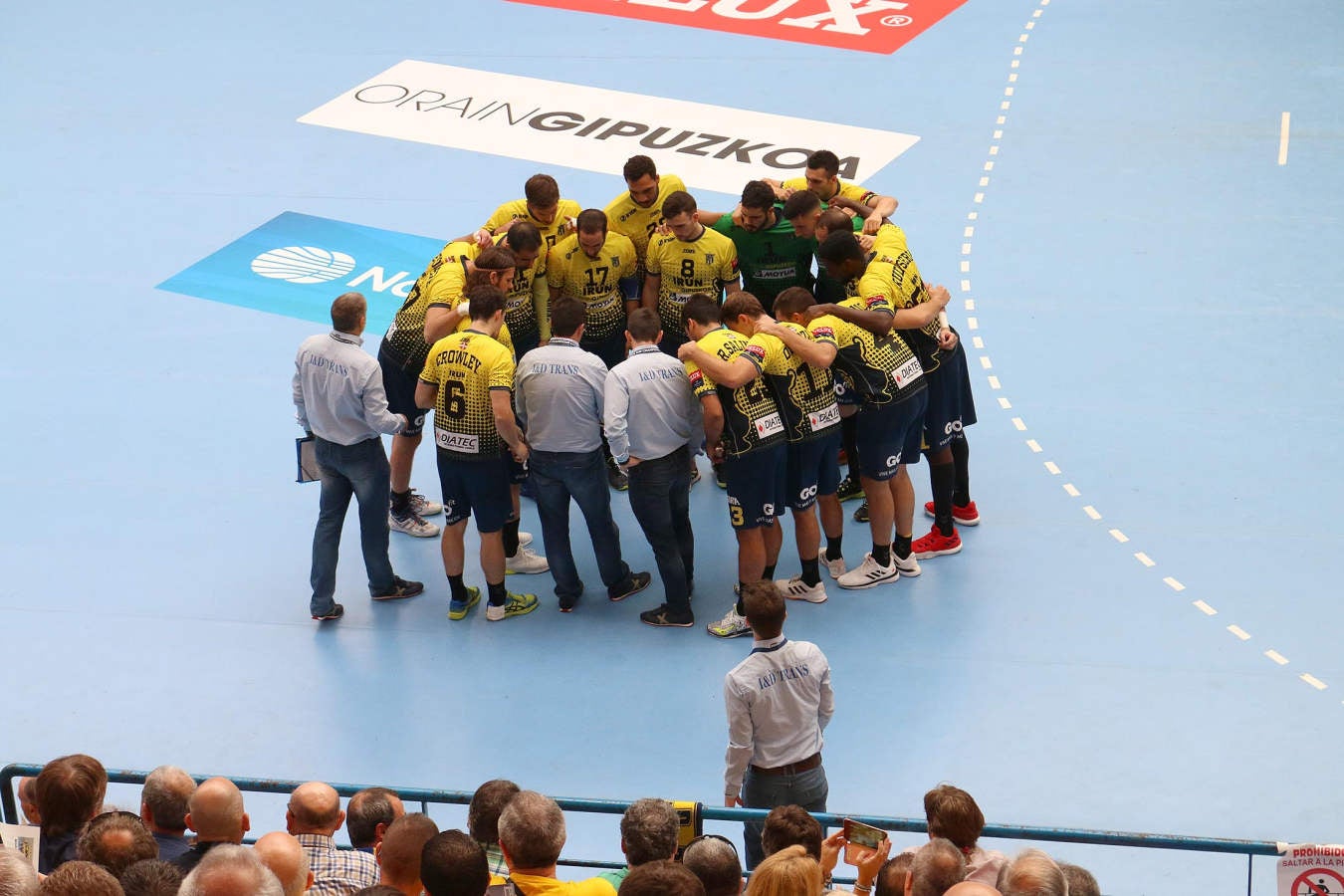 El Bidasoa-Irun remonta a los macedonios y siguen invictos