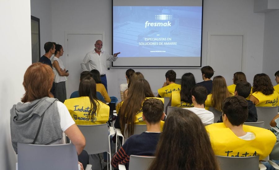 Los jóvenes guipuzcoanos han visitados diversas empresas industriales del territorio. 