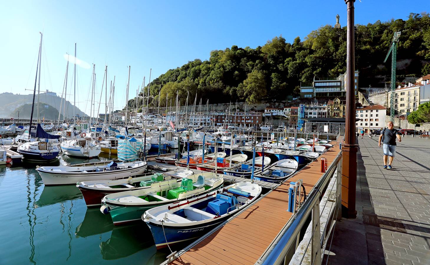 Las condiciones se dejaron sentir en todo el litoral guipuzcoano, y en San Sebastián, como siempre, dejaron momentos espectaculares.