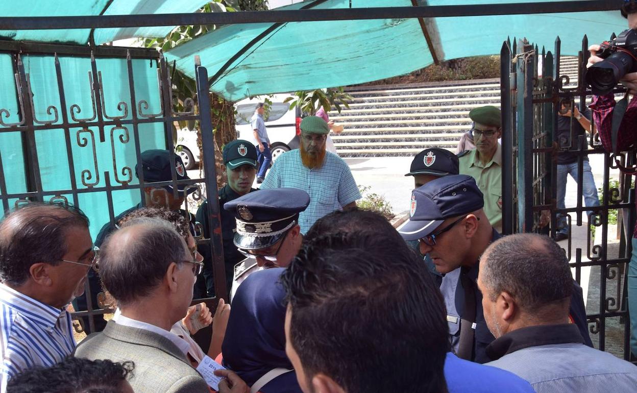 Acceso a la sede del Tribunal de Primera Instancia de Rabat.