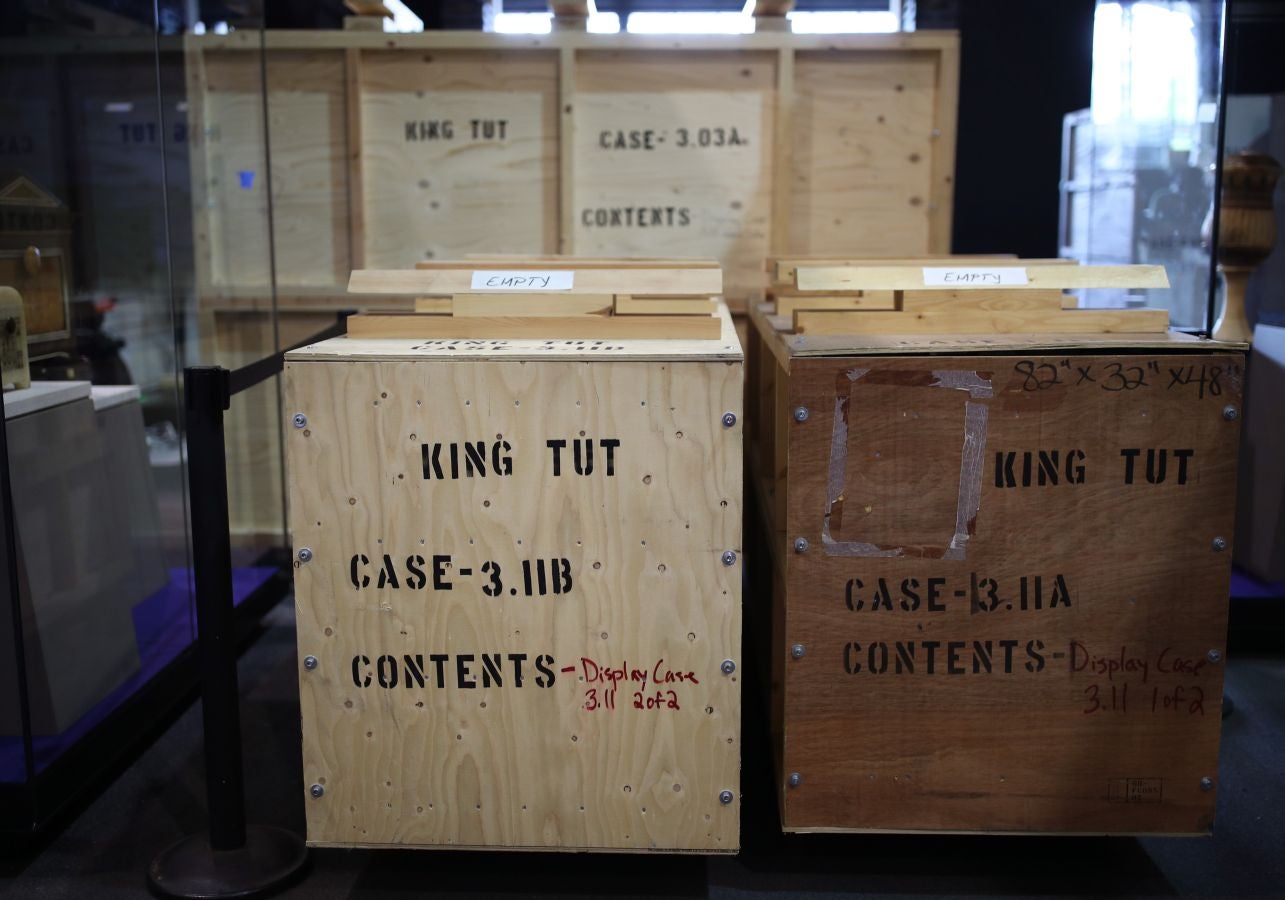 La exposición 'Tutankamón: tesoros del faraón dorado' viaja de París a Londres. La muestra se abrirá el 2 de noviembre en la galería Saatchi de Londres