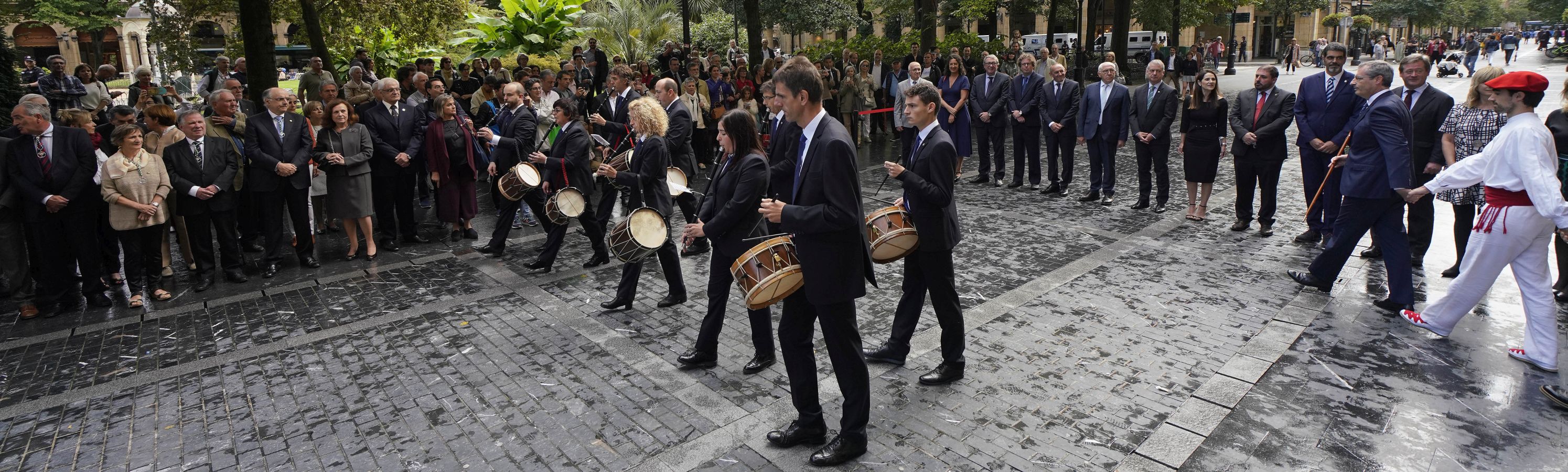 Fotos: Euskaltzaindia cierra en Donostia su centenario