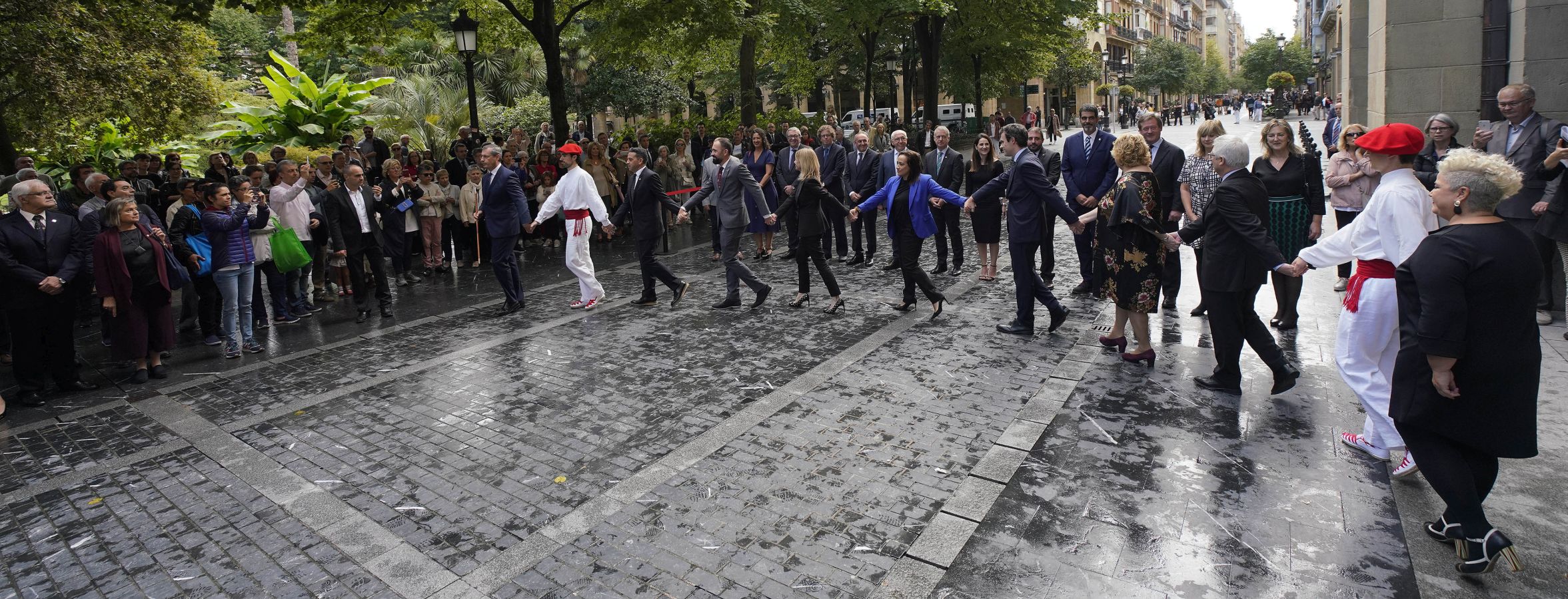 Fotos: Euskaltzaindia cierra en Donostia su centenario