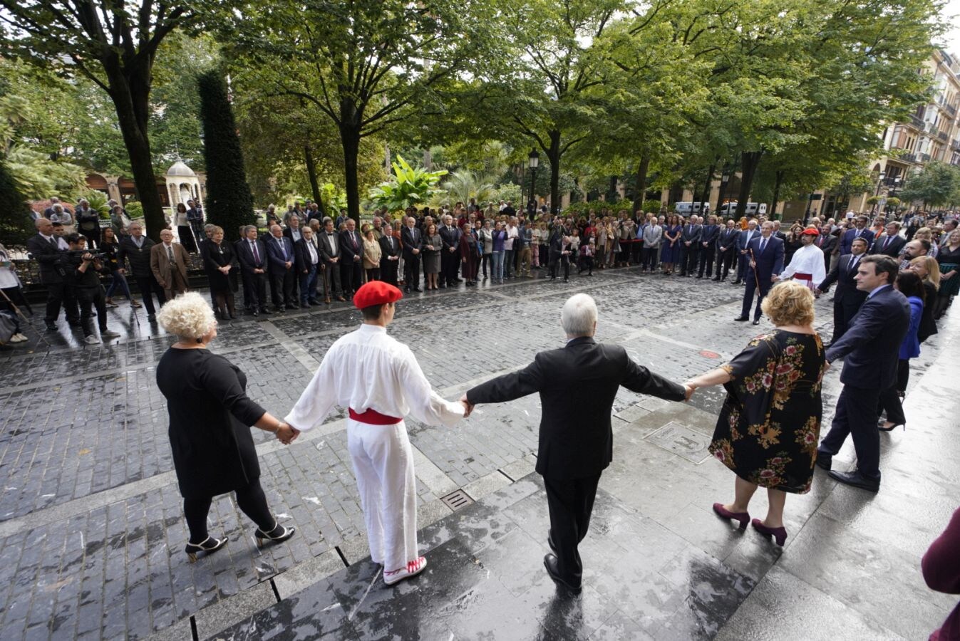 Fotos: Euskaltzaindia cierra en Donostia su centenario