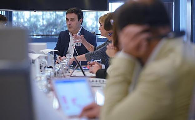 El diputado de Hacienda en su comparecencia en Juntas el pasado jueves. 