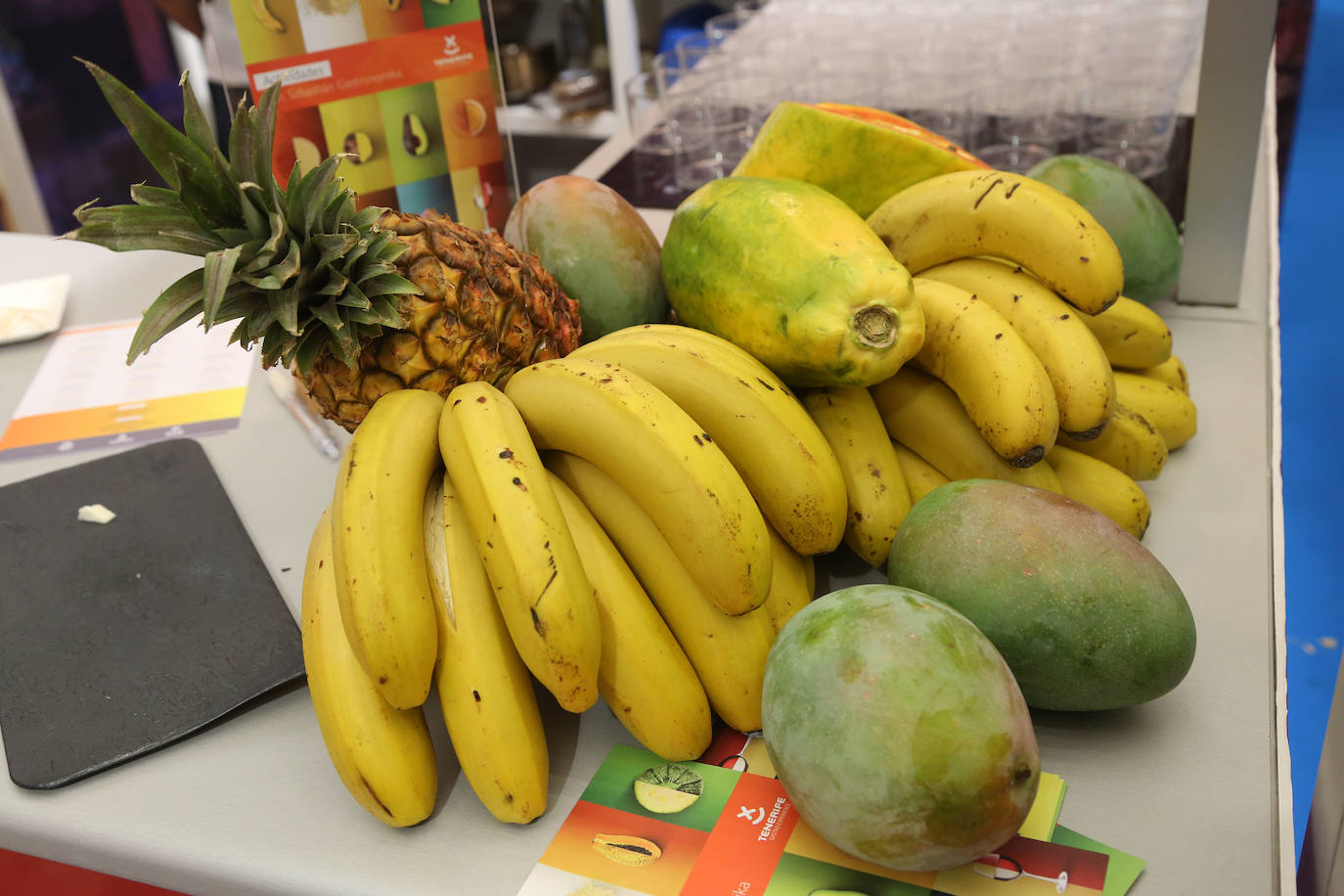 La influencia de Juan Sebastián Elcano en la tradición de la parrilla de Getaria, las palabras de Joan Roca, del tres estrellas Michelin El Celler de Can Roca (Girona), los hongos marinos descubiertos por el triestrellado Ángel León (Aponiente) o la reinvención de la tradición colombiana a cargo de Leonor Espinosa han destacado este martes en la segunda jornada de San Sebastian Gastronomika