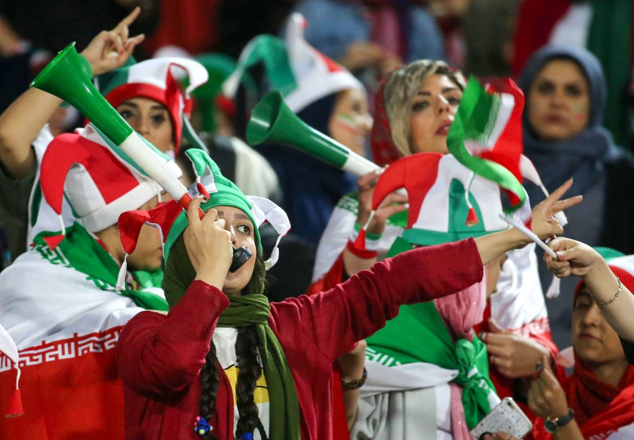 Las mujeres de Irán ya han logrado presenciar en directo un partido de su selección nacional. Hasta ahora no podían hacerlo. Un paso más. 