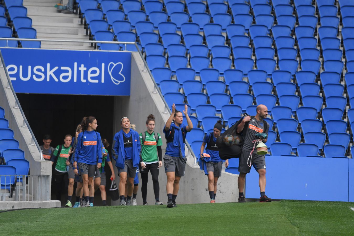 Las de Gonzalo Arconada se han ejercitado en el estadio en la última sesión preparatoria del derbi del domingo ante el Athletic