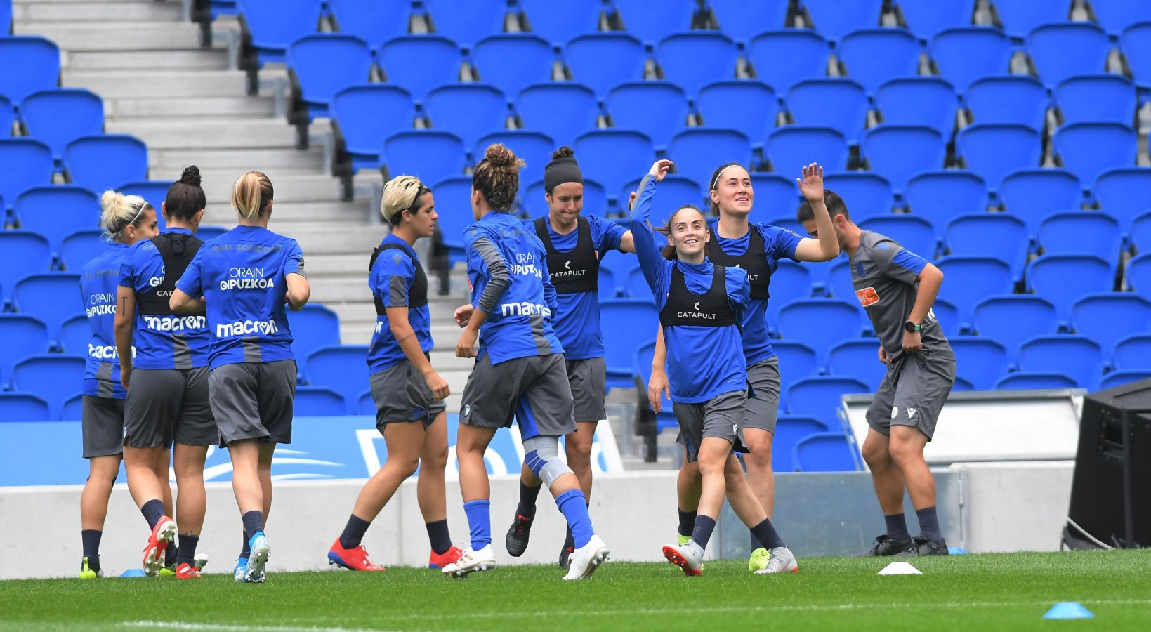 Las de Gonzalo Arconada se han ejercitado en el estadio en la última sesión preparatoria del derbi del domingo ante el Athletic