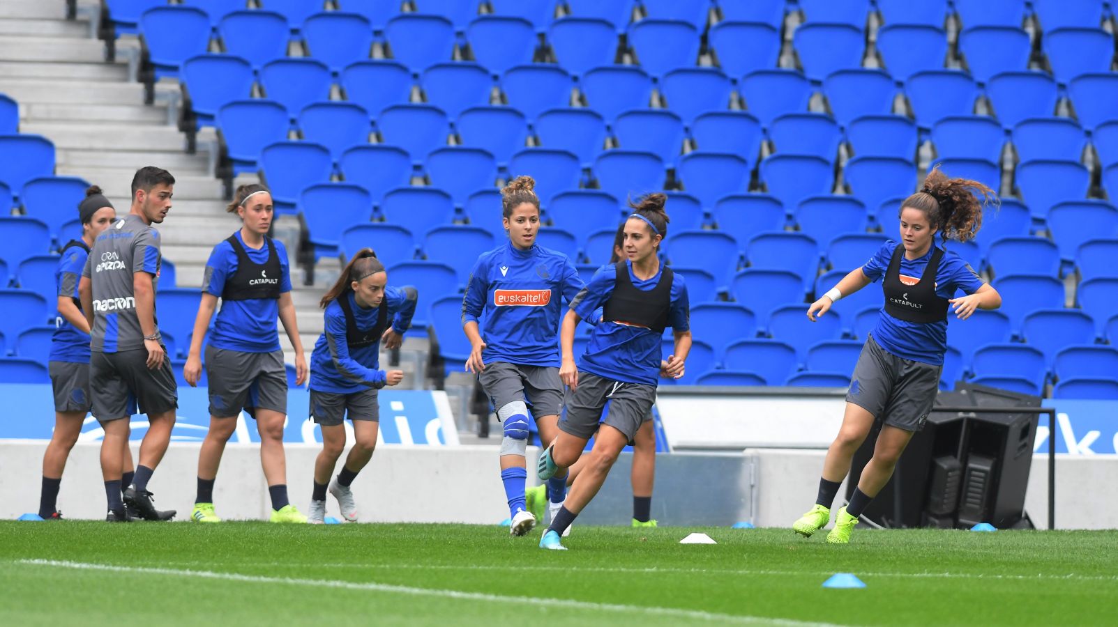 Las de Gonzalo Arconada se han ejercitado en el estadio en la última sesión preparatoria del derbi del domingo ante el Athletic