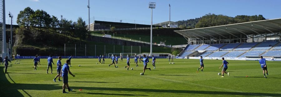 Fotos: Los más pequeños disfrutan viendo el entrenamiento de la Real en Zubieta