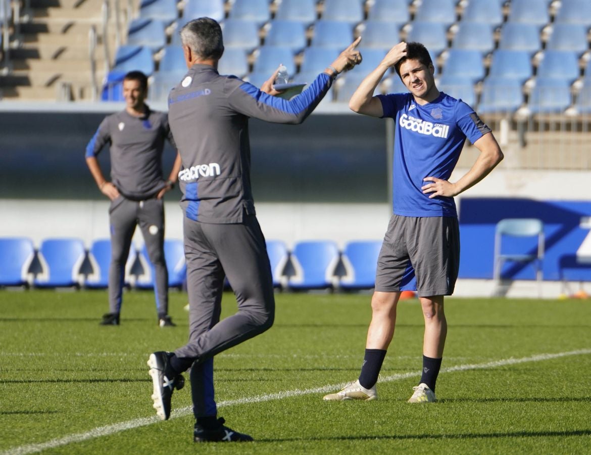 Fotos: Los más pequeños disfrutan viendo el entrenamiento de la Real en Zubieta