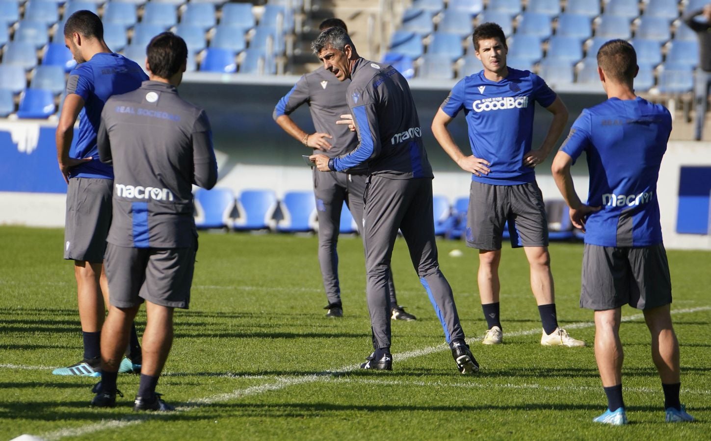 Fotos: Los más pequeños disfrutan viendo el entrenamiento de la Real en Zubieta