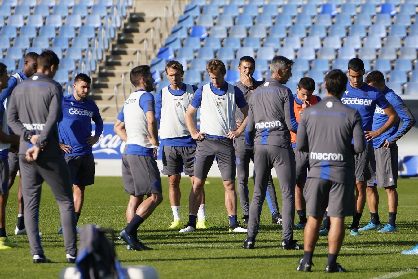 Fotos: Los más pequeños disfrutan viendo el entrenamiento de la Real en Zubieta