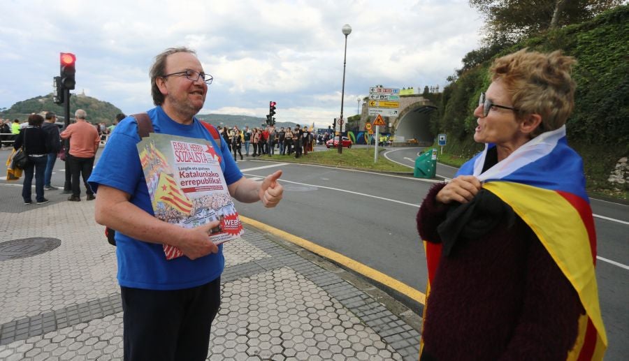 Fotos: Arranca en Donostia la manifestación de Gure Esku en favor de los condenados del procés