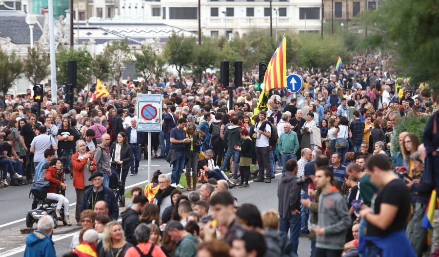 Fotos: Arranca en Donostia la manifestación de Gure Esku en favor de los condenados del procés
