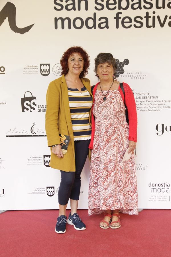 Este sábado, por la mañana, el Museo San Telmo acoge los quince desfiles de diseñadores guipuzcoanos y comercios multimarca: Mosquito Blue, Molupita, O`Farril, La Romantique, Telarista Urbana, Maider Alzaga, Luhei, Testone Hojas, Laia Varela, Davidi Dú, Anhelo, Sastrería Aldabaldetreku, Inge Zubeldia. 