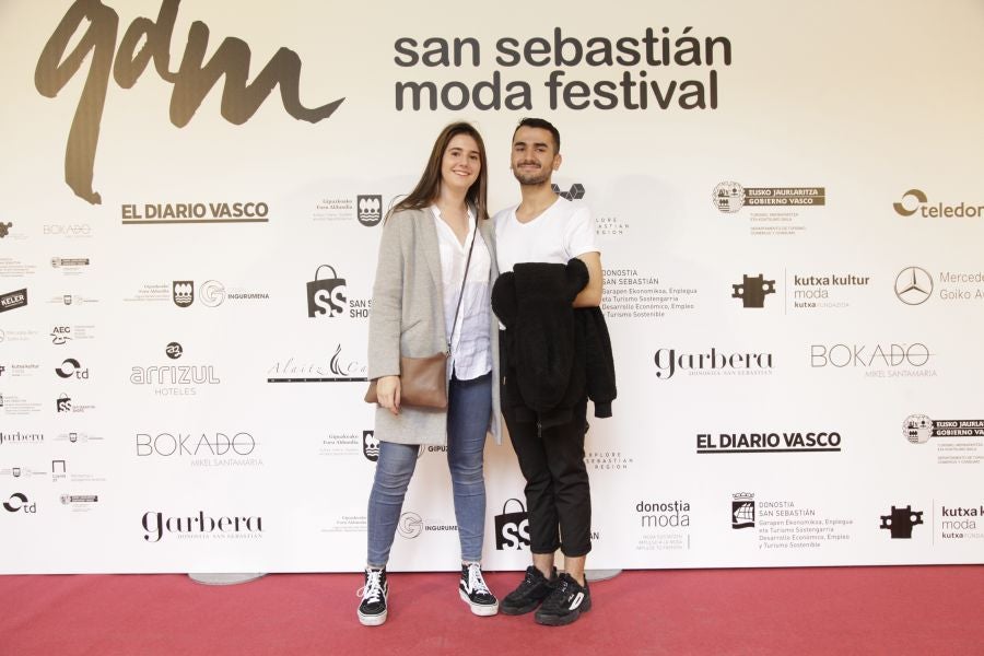 Este sábado, por la mañana, el Museo San Telmo acoge los quince desfiles de diseñadores guipuzcoanos y comercios multimarca: Mosquito Blue, Molupita, O`Farril, La Romantique, Telarista Urbana, Maider Alzaga, Luhei, Testone Hojas, Laia Varela, Davidi Dú, Anhelo, Sastrería Aldabaldetreku, Inge Zubeldia. 