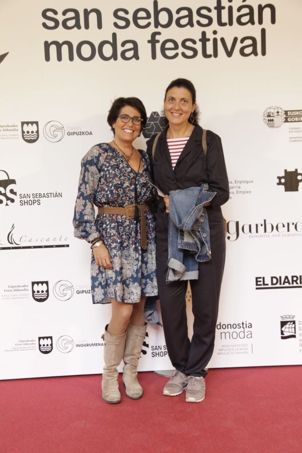 Este sábado, por la mañana, el Museo San Telmo acoge los quince desfiles de diseñadores guipuzcoanos y comercios multimarca: Mosquito Blue, Molupita, O`Farril, La Romantique, Telarista Urbana, Maider Alzaga, Luhei, Testone Hojas, Laia Varela, Davidi Dú, Anhelo, Sastrería Aldabaldetreku, Inge Zubeldia. 