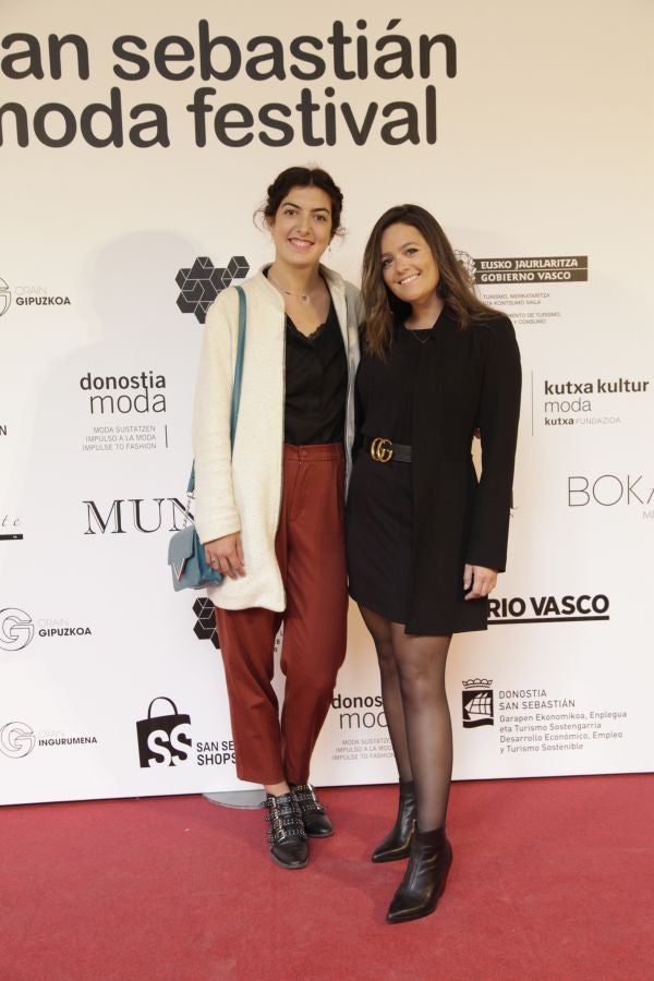 Este sábado, por la mañana, el Museo San Telmo acoge los quince desfiles de diseñadores guipuzcoanos y comercios multimarca: Mosquito Blue, Molupita, O`Farril, La Romantique, Telarista Urbana, Maider Alzaga, Luhei, Testone Hojas, Laia Varela, Davidi Dú, Anhelo, Sastrería Aldabaldetreku, Inge Zubeldia. 