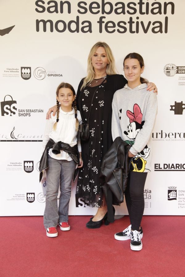 Este sábado, por la mañana, el Museo San Telmo acoge los quince desfiles de diseñadores guipuzcoanos y comercios multimarca: Mosquito Blue, Molupita, O`Farril, La Romantique, Telarista Urbana, Maider Alzaga, Luhei, Testone Hojas, Laia Varela, Davidi Dú, Anhelo, Sastrería Aldabaldetreku, Inge Zubeldia. 