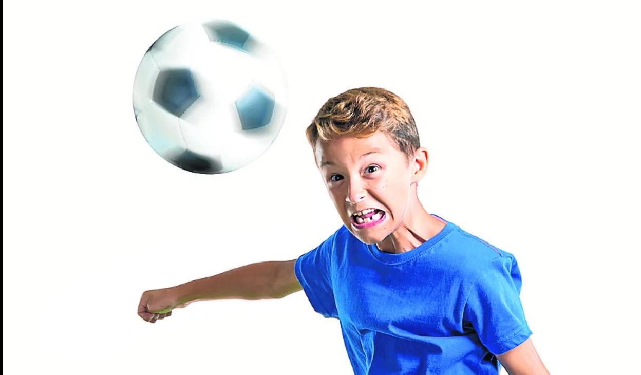 Prohíben a los niños de Estados Unidos cabecear la pelota en el fútbol