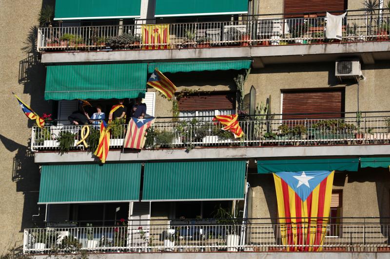 Miles de personas se concentran en Barcelona para protestar por la sentencia del 'procés'.