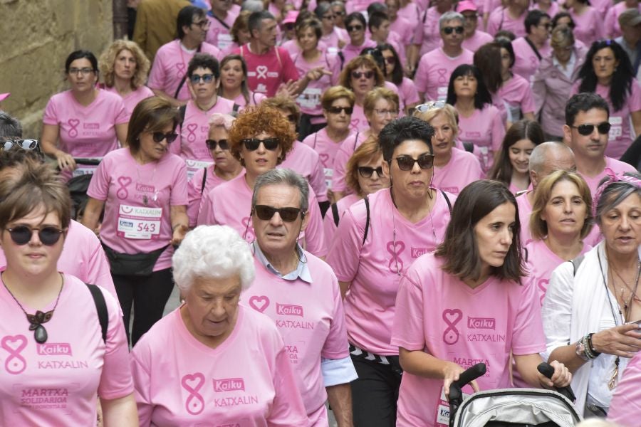 El rosa ha teñido las calles de Donostia. 
