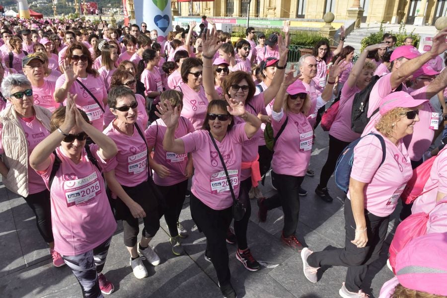 El rosa ha teñido las calles de Donostia. 
