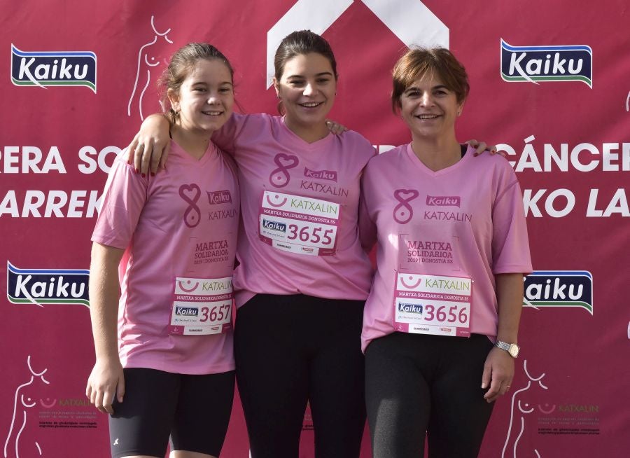El rosa ha teñido las calles de Donostia. 
