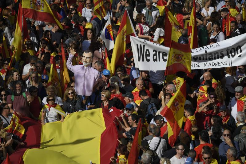 Fotos: Masiva marcha en Barcelona por la unidad de España