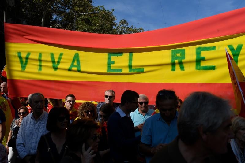 Fotos: Masiva marcha en Barcelona por la unidad de España