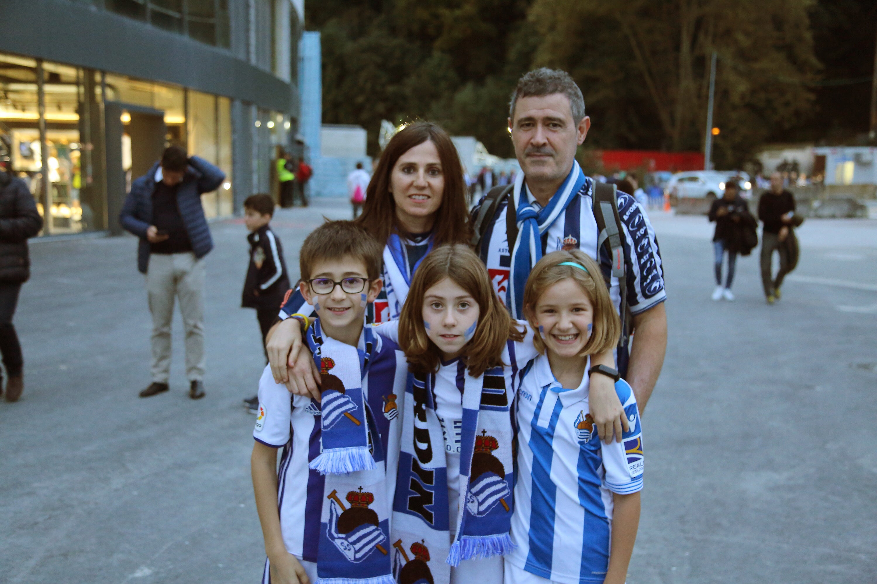 Fotos: ¿Has estado viendo el Real - Levante? Búscate en las fotos