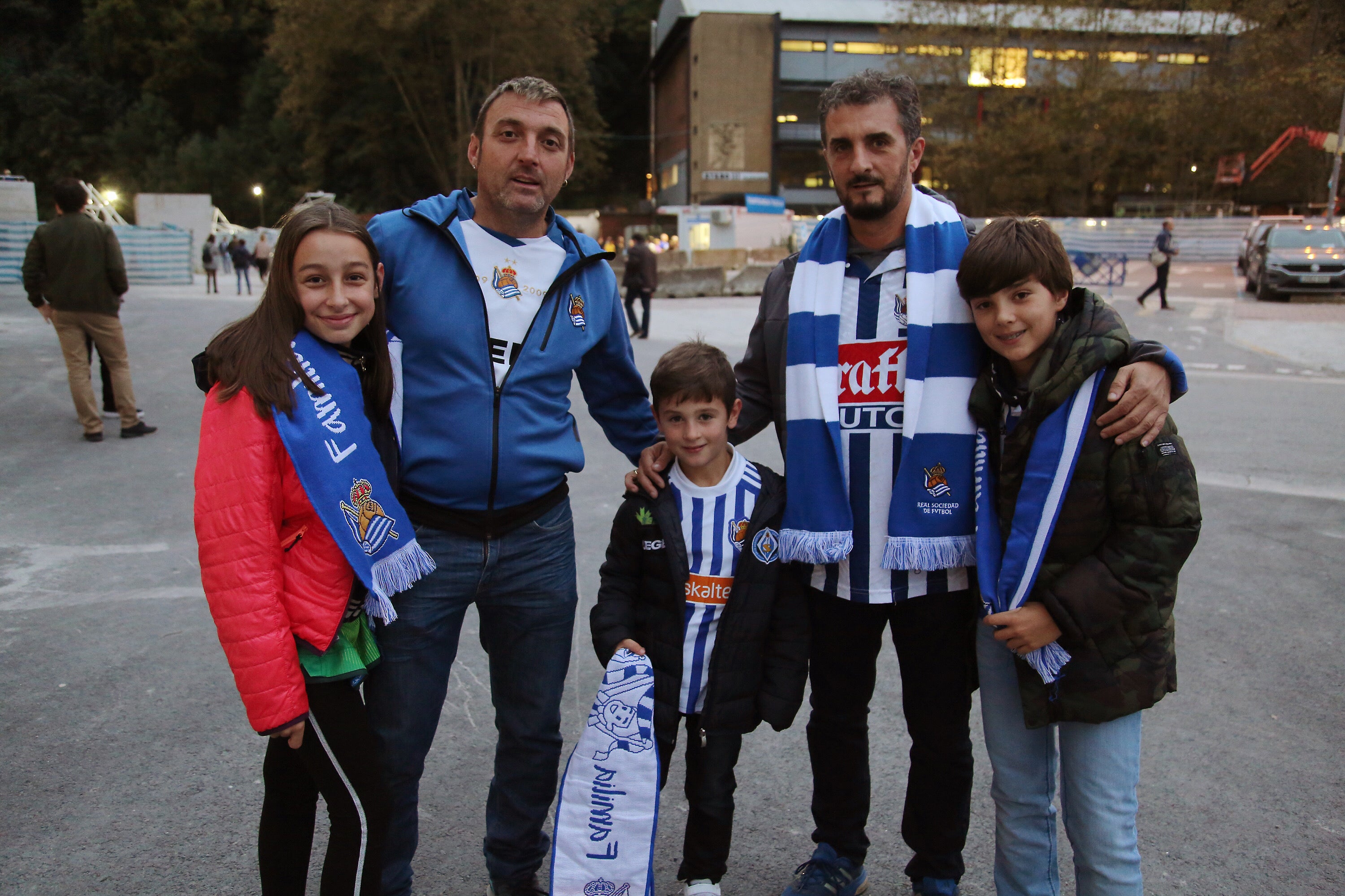 Fotos: ¿Has estado viendo el Real - Levante? Búscate en las fotos