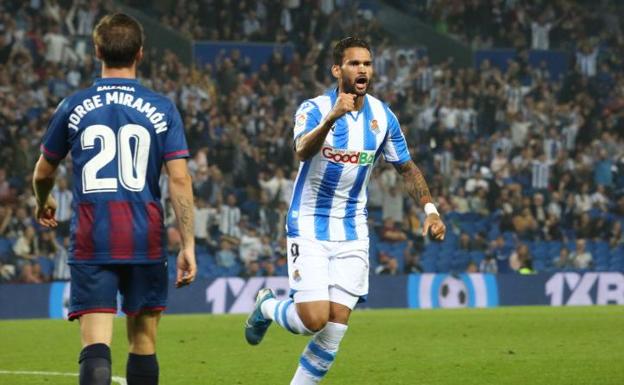 William José celebra su gol. 