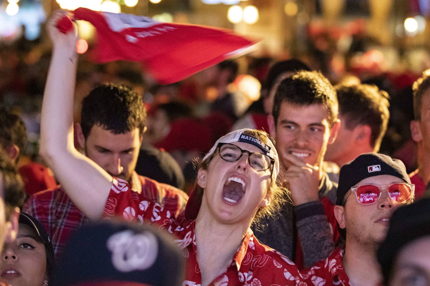 Los Washington Nationals se impusieron a los Houston Astros por 6-2 en el séptimo y decisivo juego, conquistando las Series Mundiales de béisbol por primera vez en su historia. 