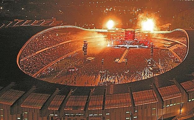 Leyenda Rolling Stones. La mítica banda, símbolo del rock, llegó en 2007 al estadio y ofreció imágenes para la historia.
