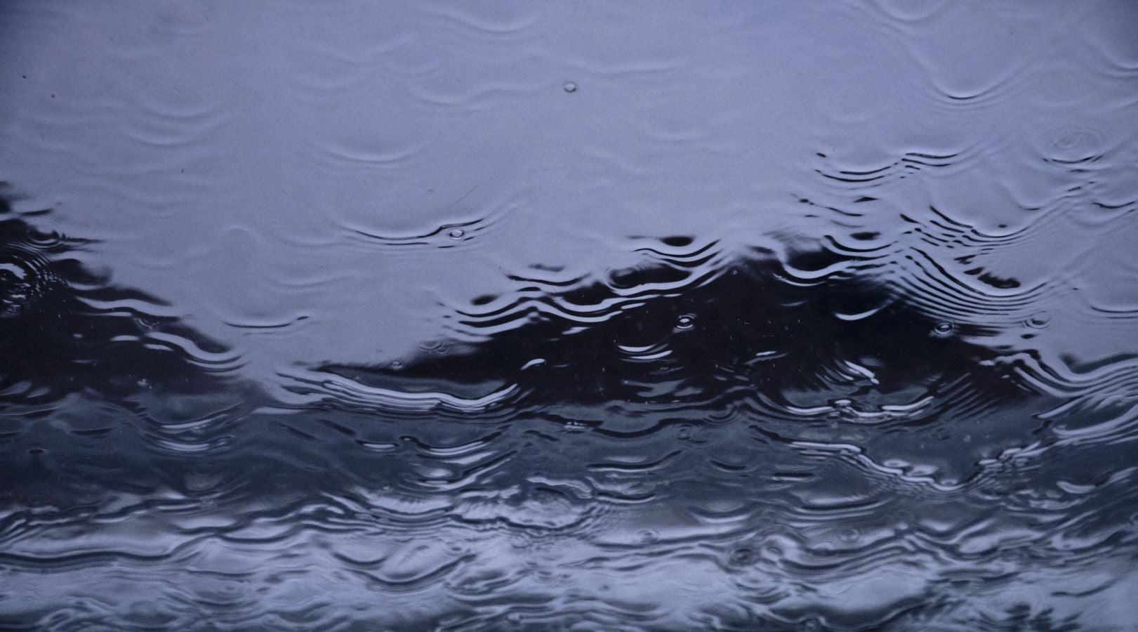 San Sebastián y otras localidades costeras permanecen en alerta naranja por fuerte oleaje con olas que pueden superar los cinco metros