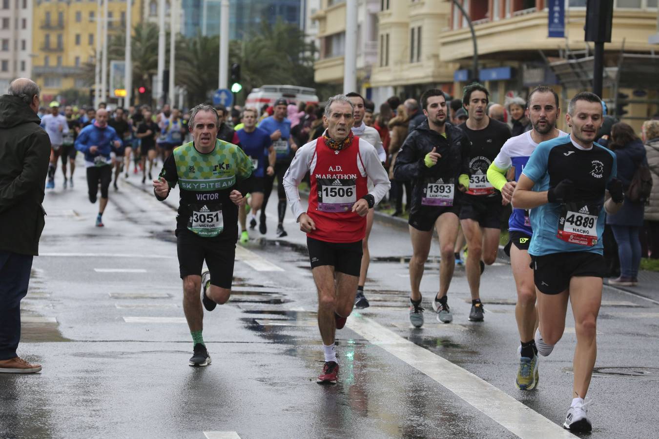 Fotos: Las llegadas a meta de los participantes en la Behobia - San Sebastián