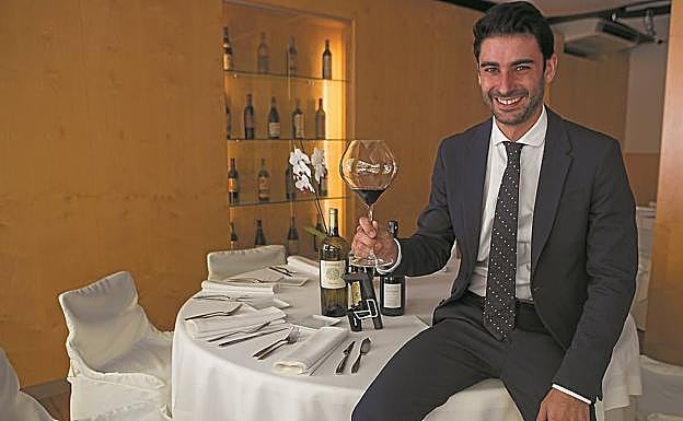 Ion Dorronsoro, sumiller del restaurante del Hotel Jaizkibel en Hondarribia.